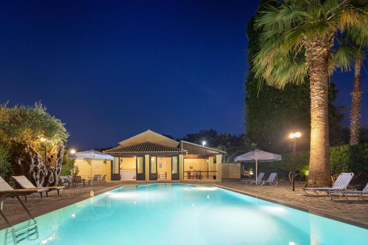 Villa Lianolia Peritheia Екстериор снимка