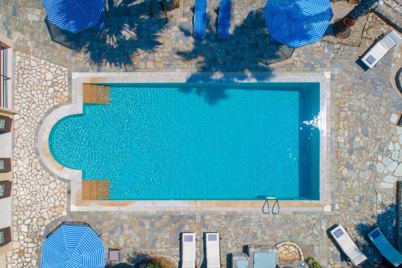 Villa Lianolia Peritheia Екстериор снимка