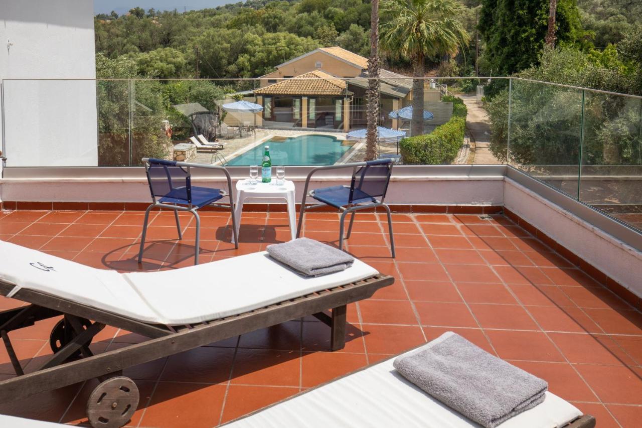 Villa Lianolia Peritheia Екстериор снимка