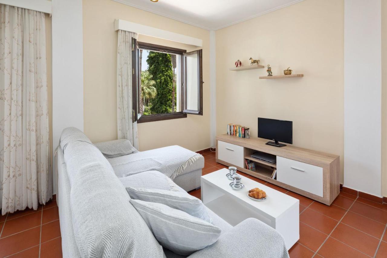 Villa Lianolia Peritheia Екстериор снимка