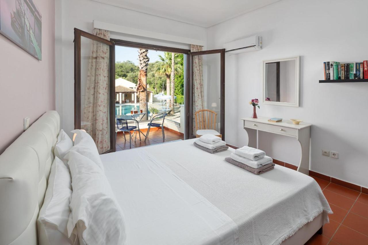 Villa Lianolia Peritheia Екстериор снимка